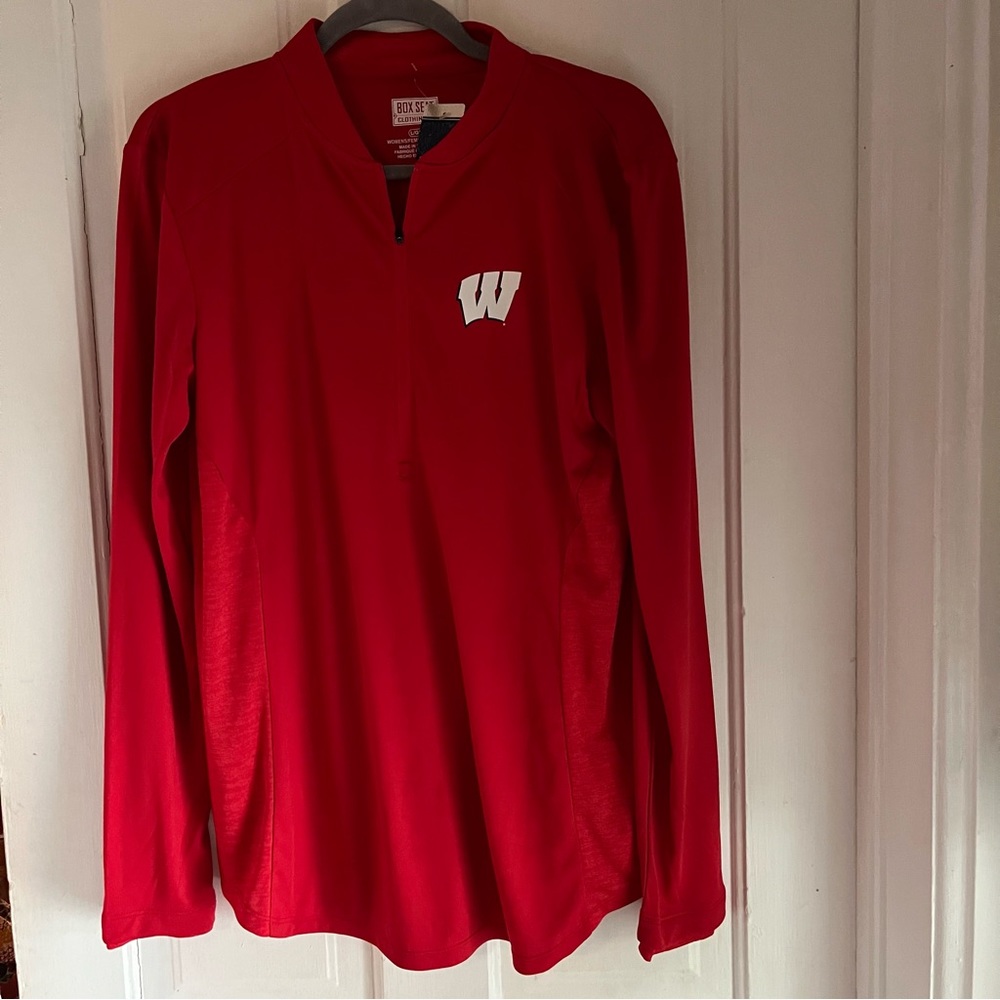 Box Seat Clothing Co. University of WISCONSIN BADGERS Large Quarter Zip NWT